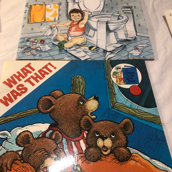 Collection of 10 Children’s soft cover Books: peanuts , Robert Munsch, Disney - Picture 3 of 11